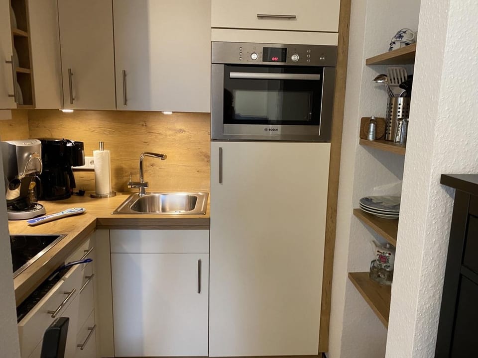 Kitchen or kitchenette, Living room