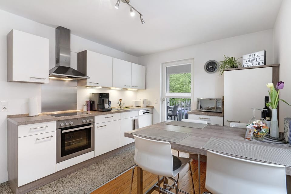 Kitchen or kitchenette, Living room