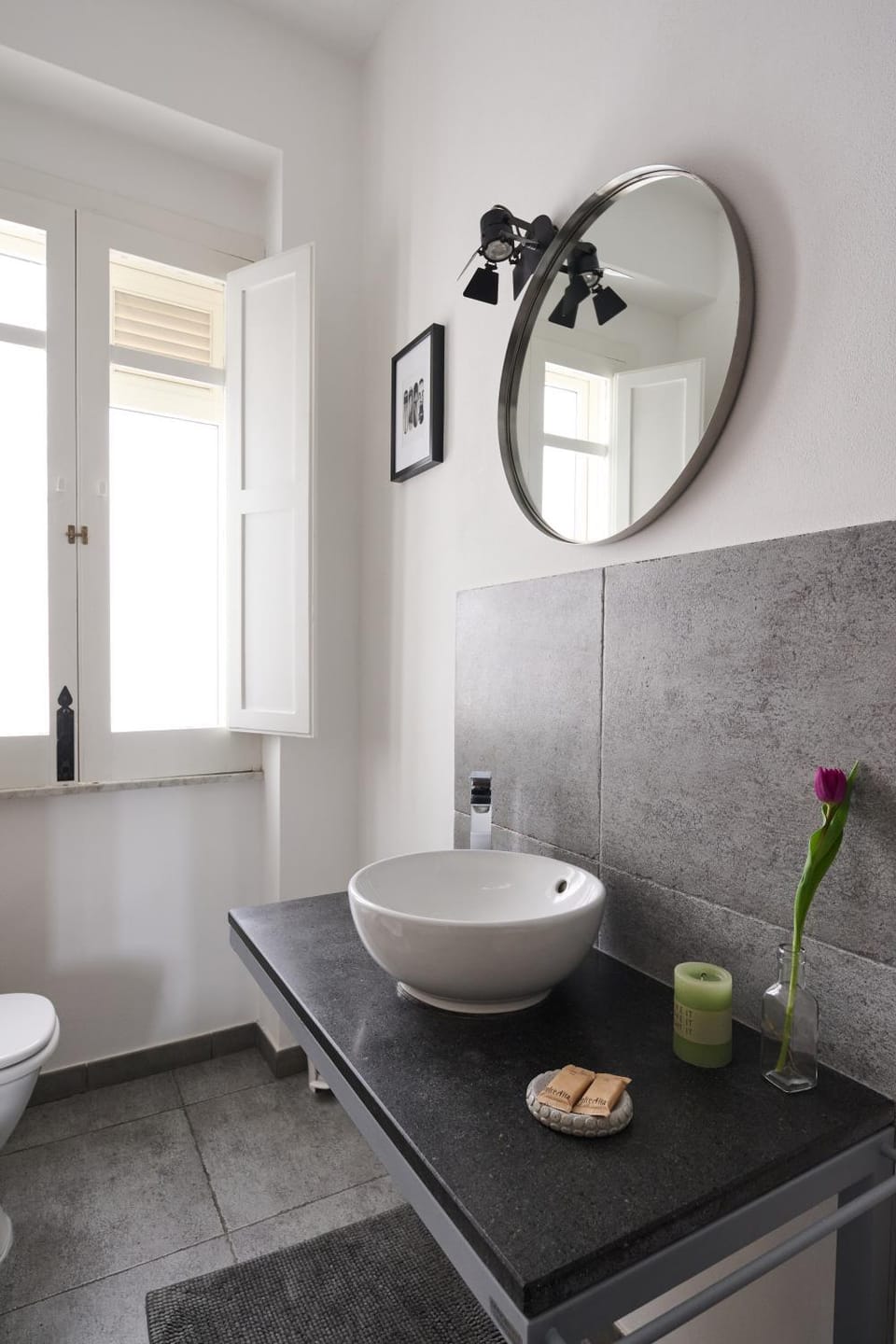 Toilet, Bathroom, towels