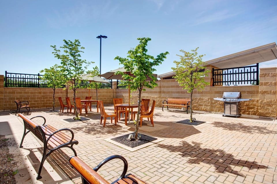 Patio, Day, BBQ facilities, Balcony/Terrace