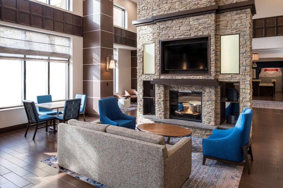 Communal lounge/ TV room, TV and multimedia, Lobby or reception, Seating area, flat iron