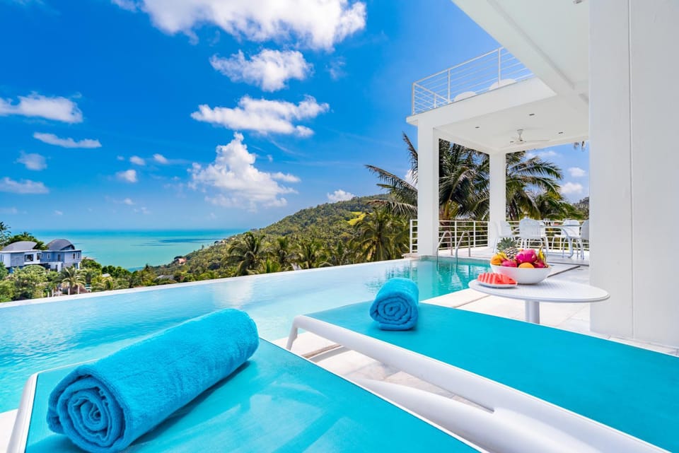 Balcony/Terrace, Pool view, Sea view, Swimming pool