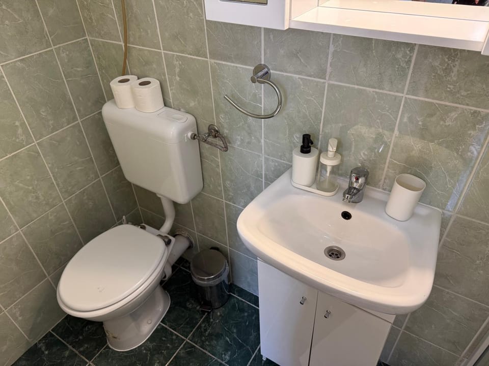 Toilet, Bathroom