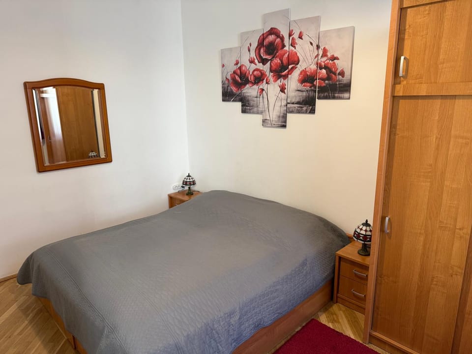 Bed, Photo of the whole room, Bedroom, wardrobe
