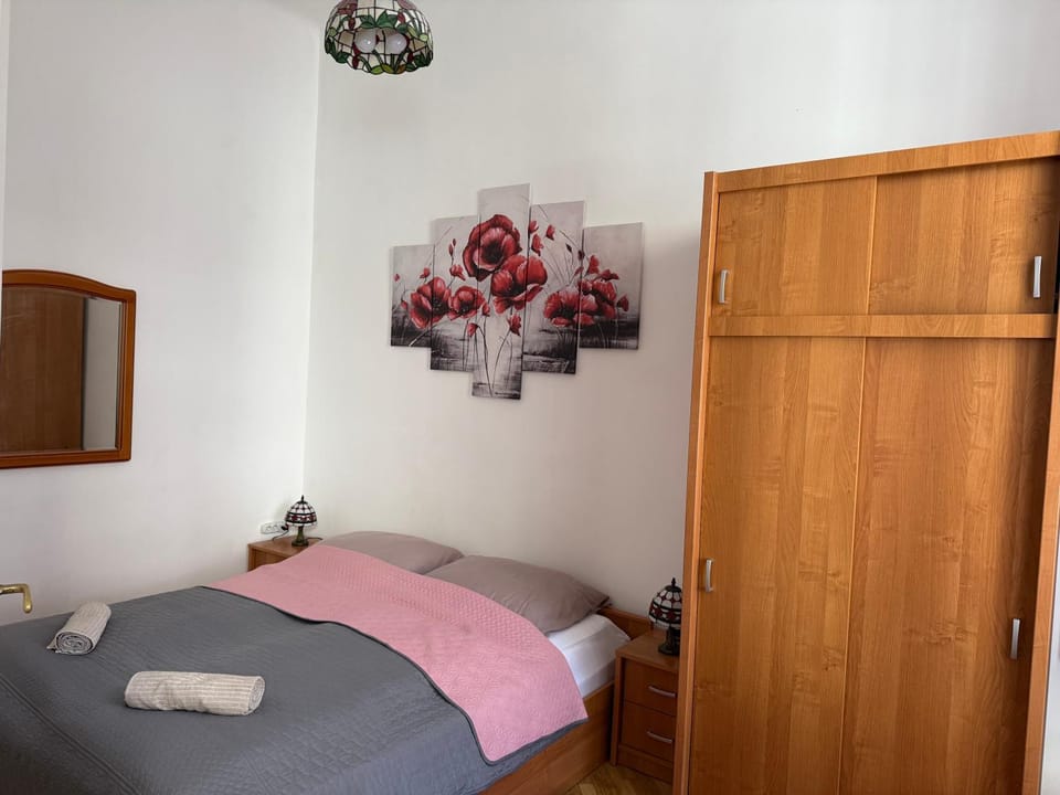 Bed, Photo of the whole room, Bedroom, towels, wardrobe