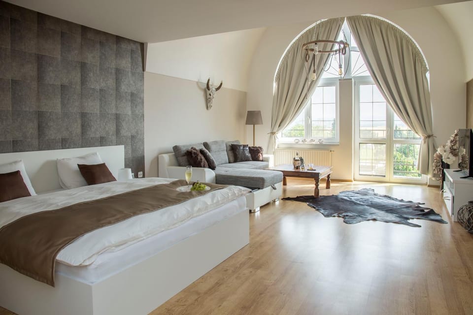 Living room, Bedroom