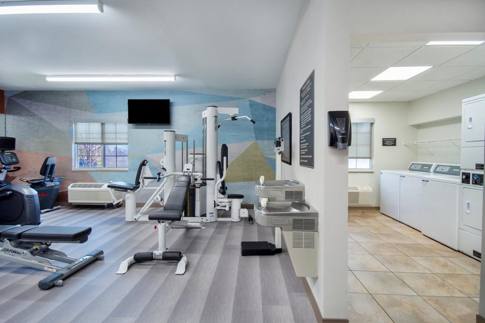 Fitness centre/facilities, laundry