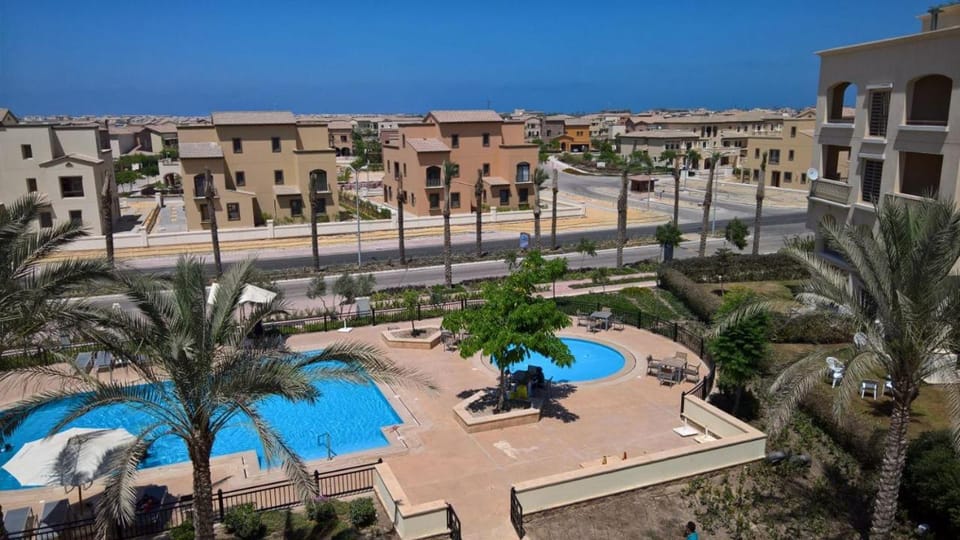 Neighbourhood, Pool view, Swimming pool