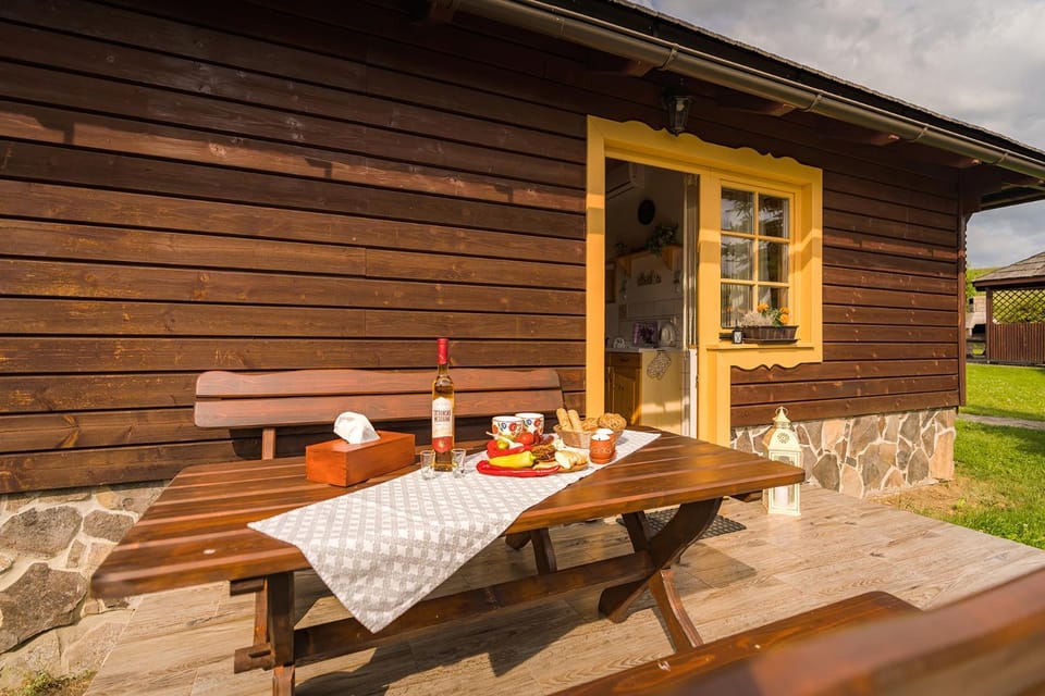 Property building, Garden, Coffee/tea facilities, Balcony/Terrace, Decorative detail, Decorative detail, Garden view