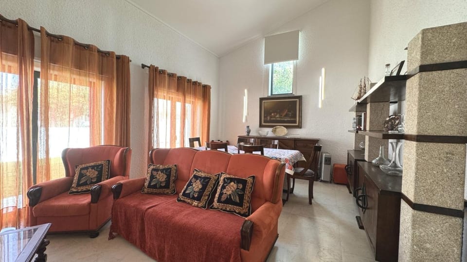 TV and multimedia, Living room, Dining area