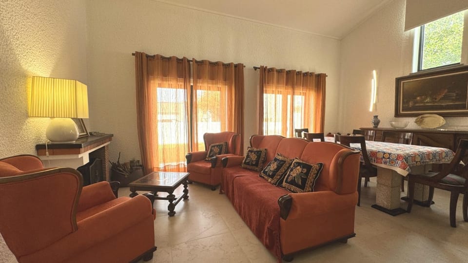 TV and multimedia, Living room, Dining area
