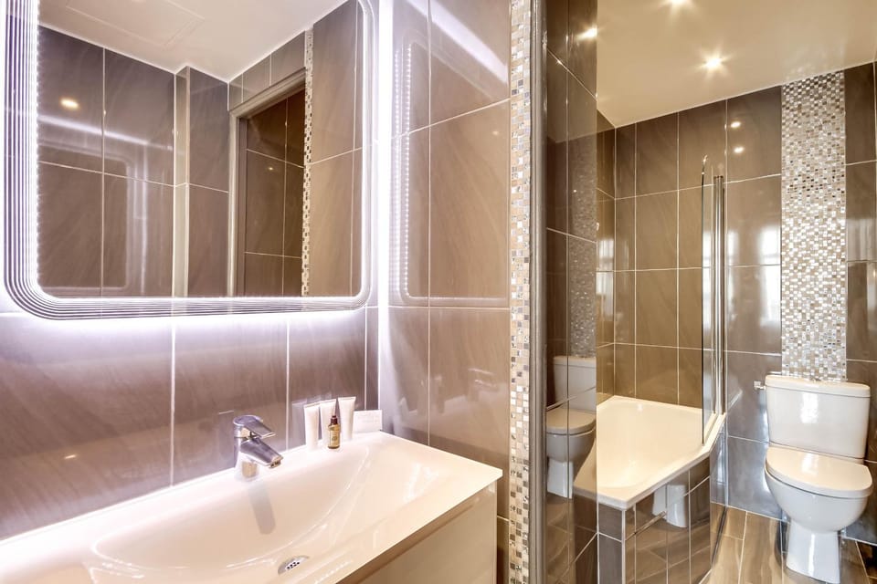 Toilet, Bathroom, Bath