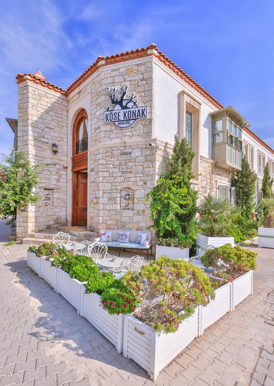 Property building, Facade/entrance