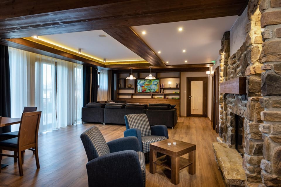 Communal lounge/ TV room, Living room