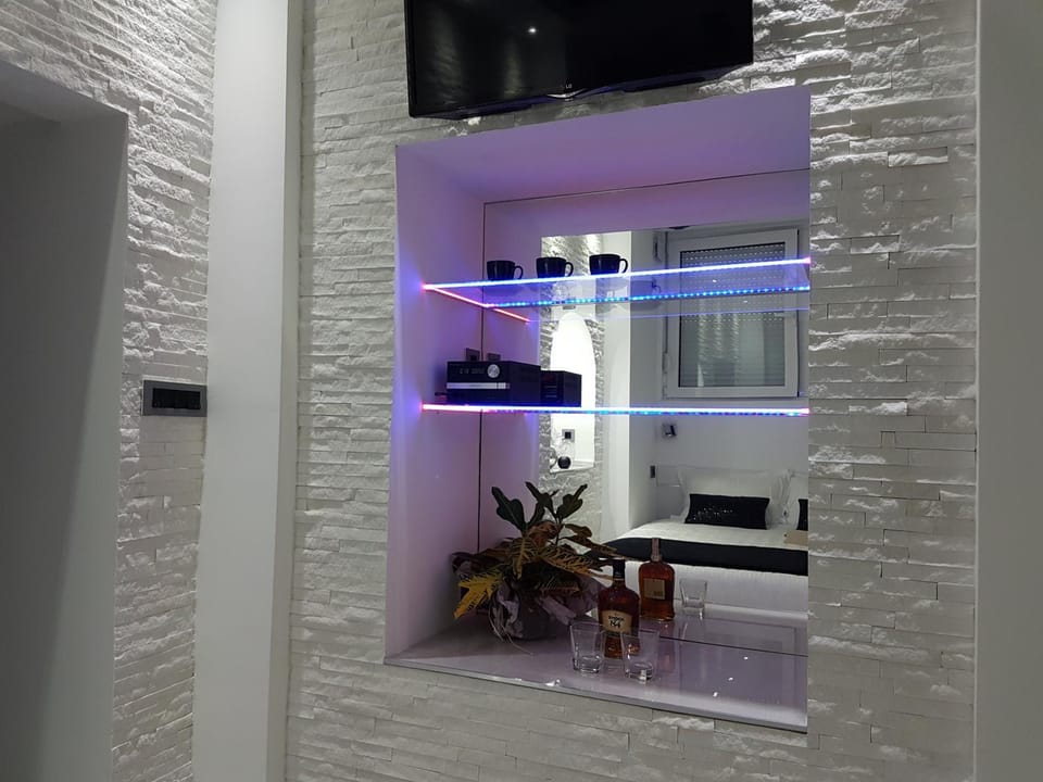 TV and multimedia, Photo of the whole room