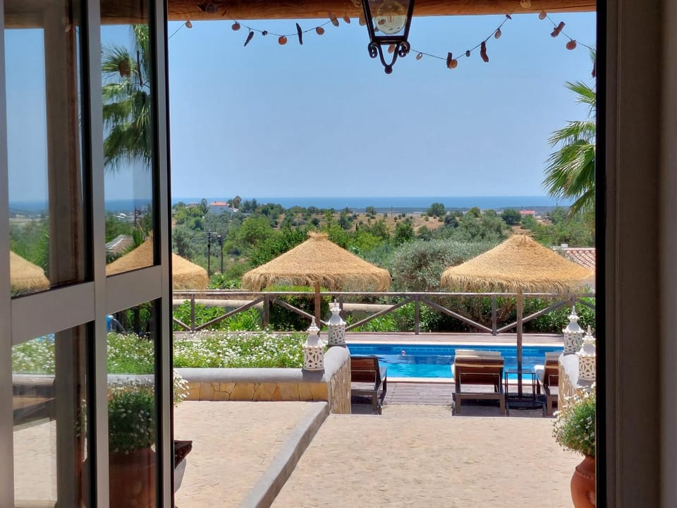 Facade/entrance, Summer, View (from property/room), Garden view, Pool view, Sea view, Sea view, Swimming pool