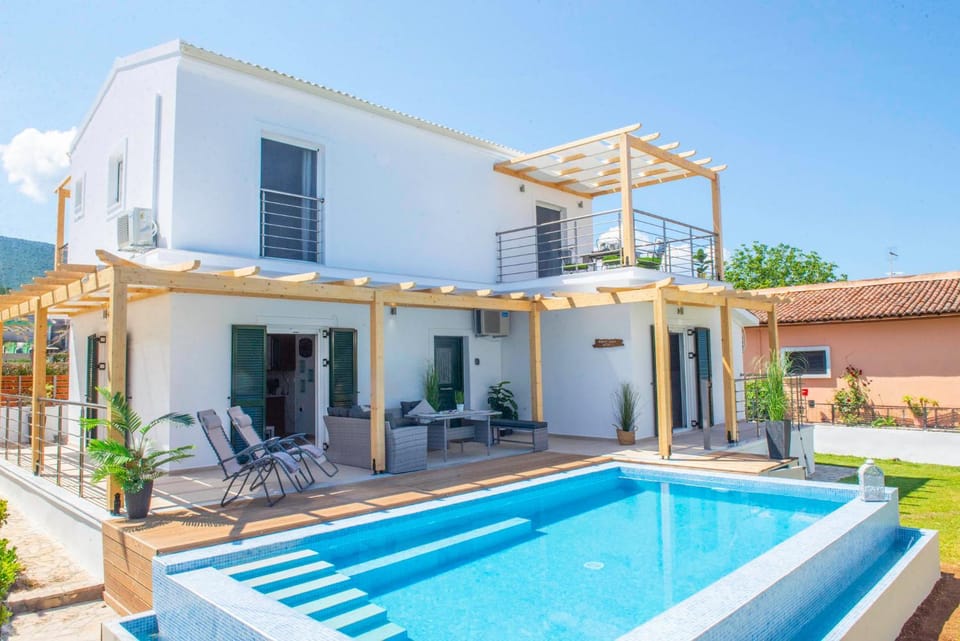 Property building, Swimming pool, Swimming pool