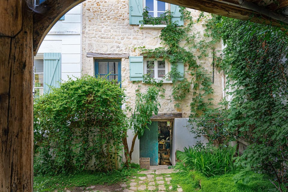 Property building, Facade/entrance, Garden