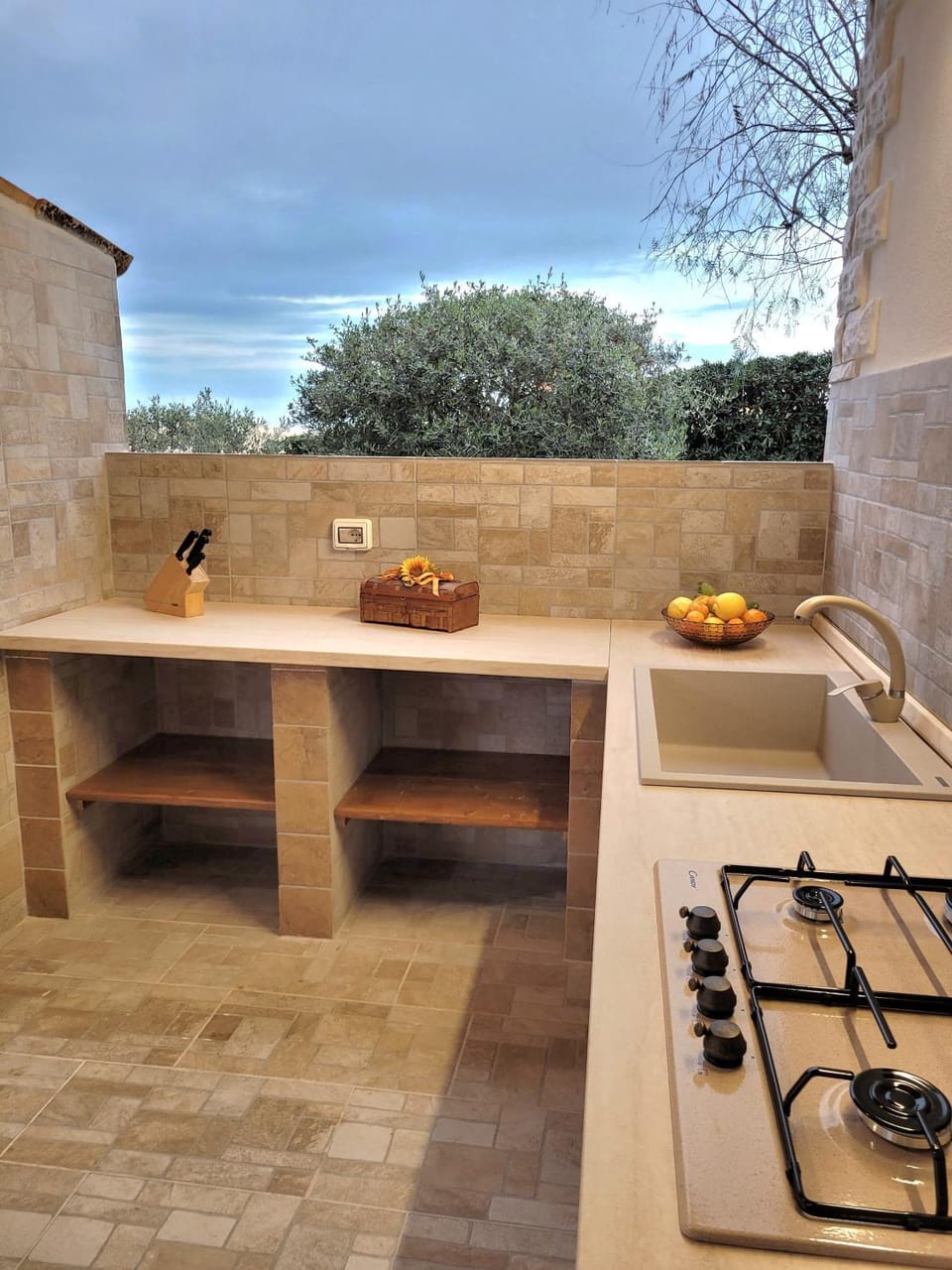 Kitchen or kitchenette, Dining area, pet friendly, stove