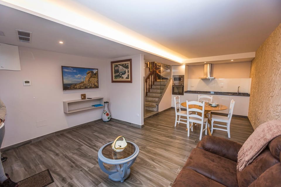 Kitchen or kitchenette, Living room