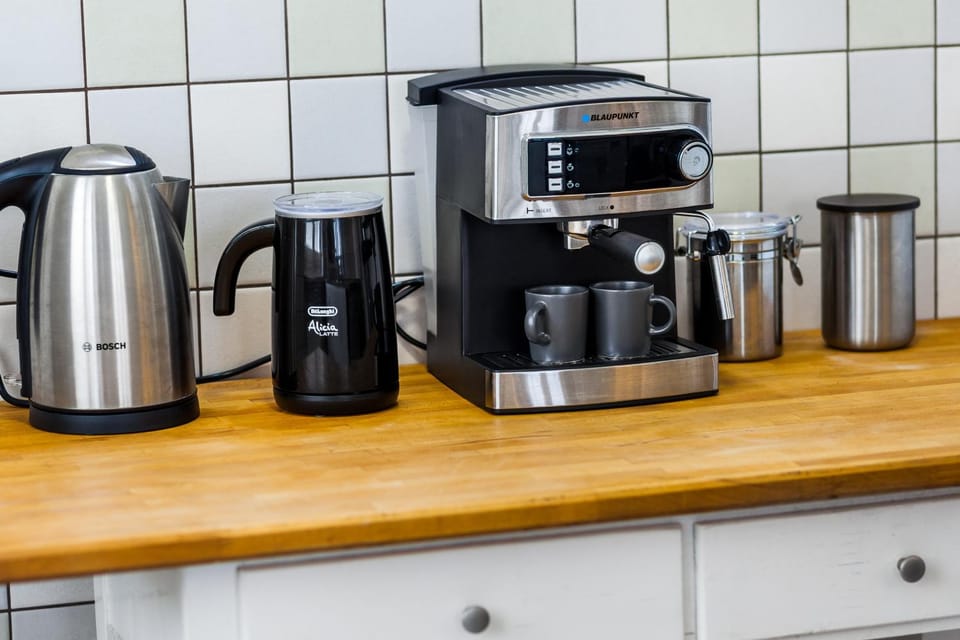 Coffee/tea facilities, Kitchen or kitchenette
