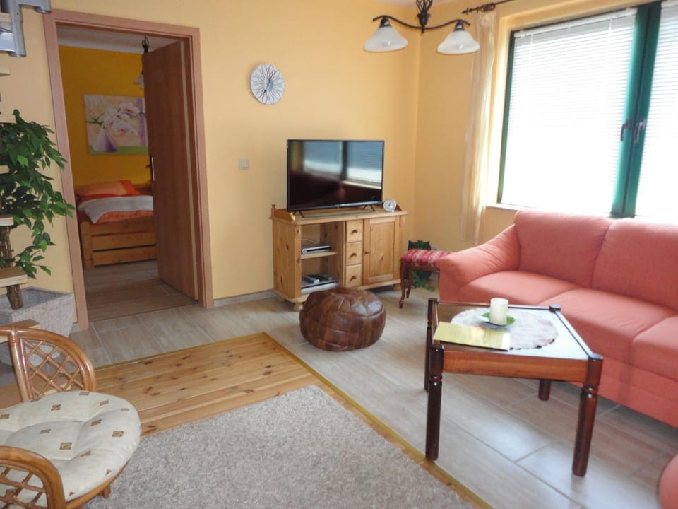 Living room, Decorative detail