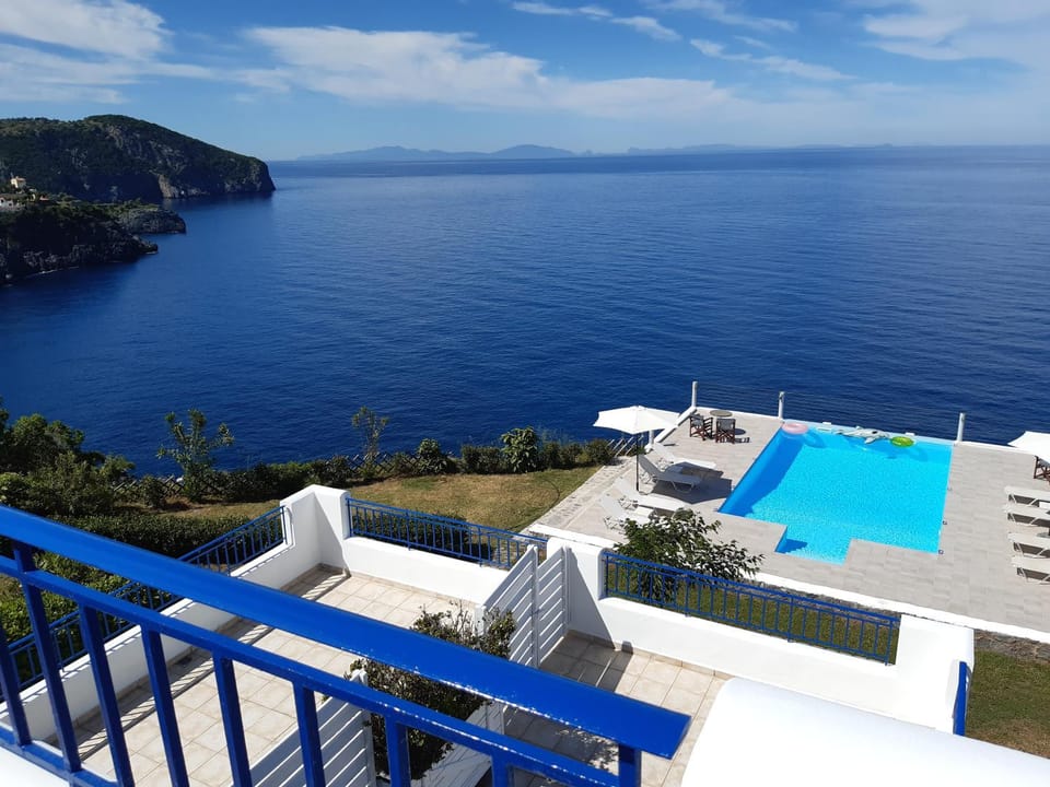 View (from property/room), Pool view, Sea view