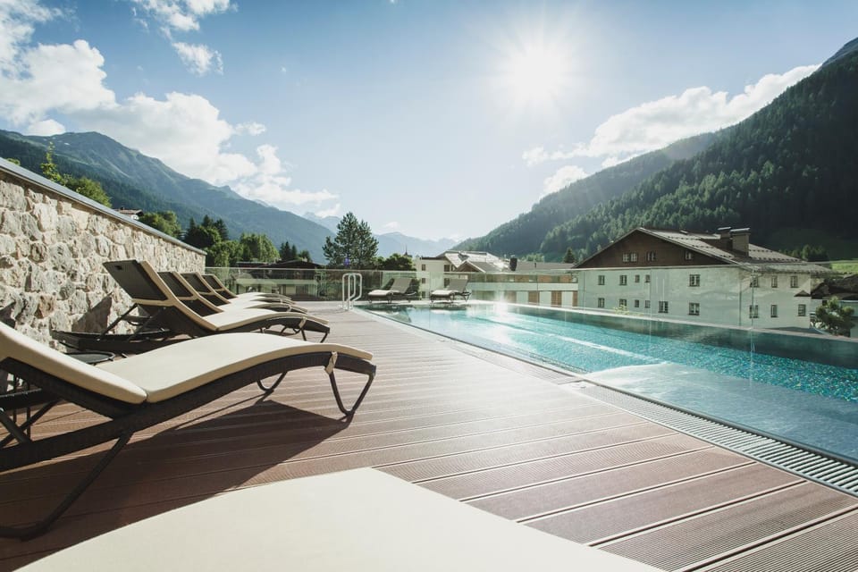 Summer, Mountain view, Pool view, Swimming pool