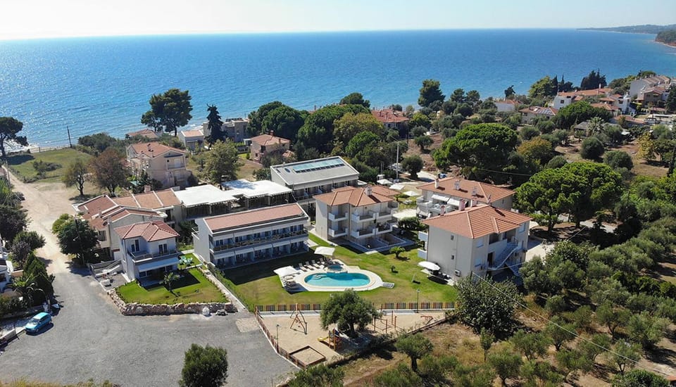 Neighbourhood, Natural landscape, Beach, On site, Swimming pool, Swimming pool