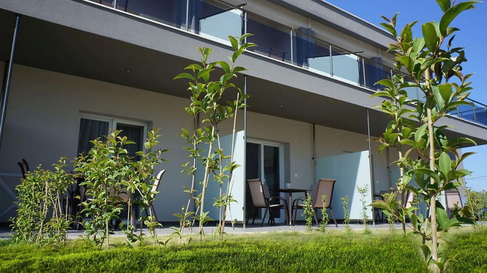 Garden, Balcony/Terrace