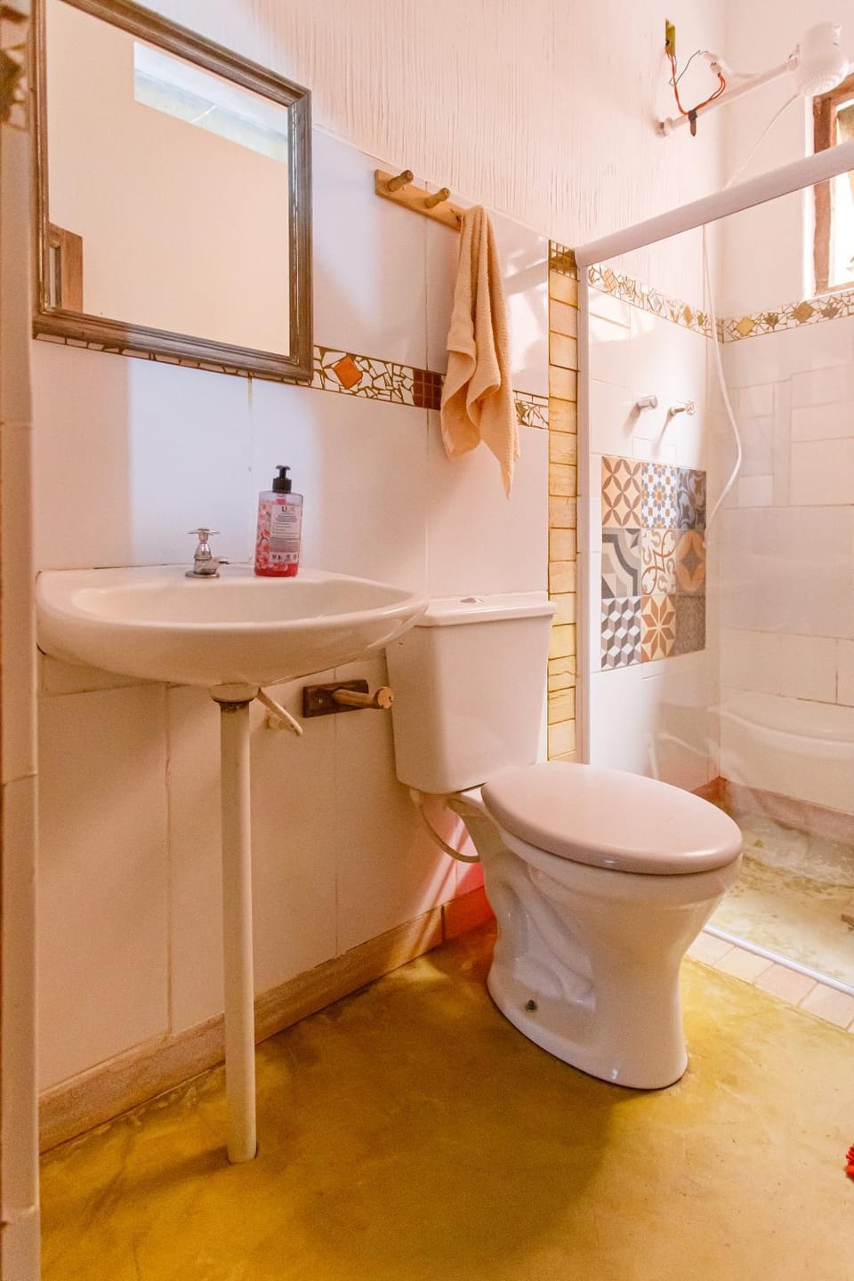 Shower, Toilet, Bathroom, flat iron, towels