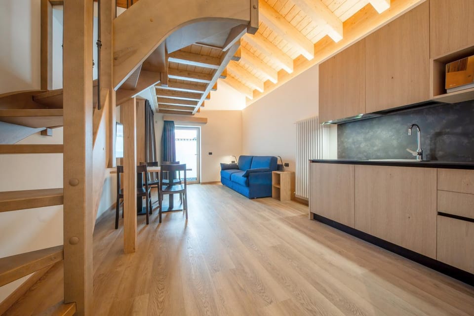 Kitchen or kitchenette, Living room, Photo of the whole room, Dining area, Area and facilities, microwave, stove, kitchen