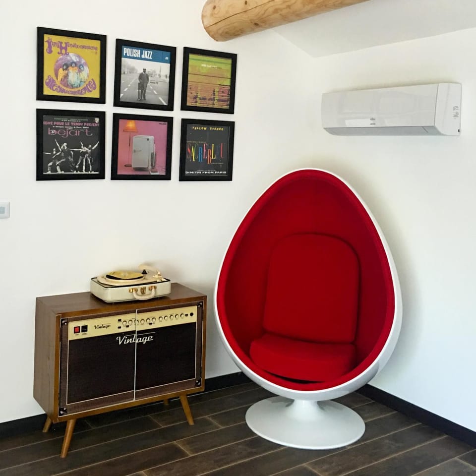 Living room, Decorative detail, Bedroom