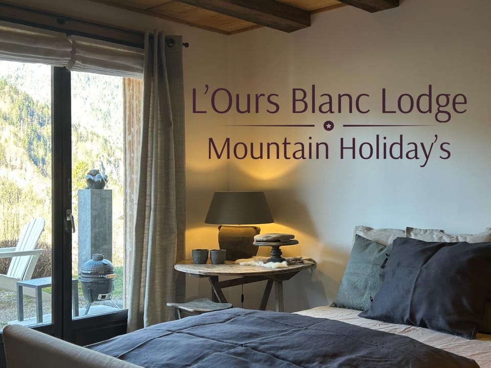 Bed, Mountain view