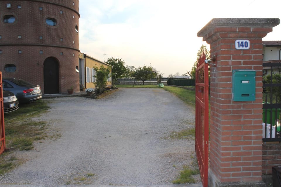 Facade/entrance, Parking