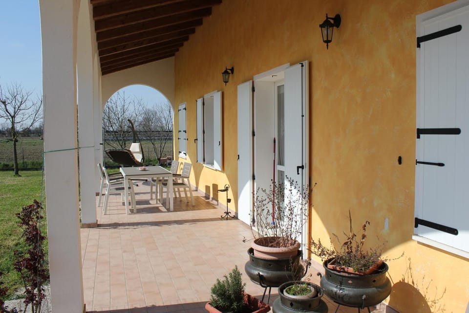 Patio, Garden, Dining area, Garden view