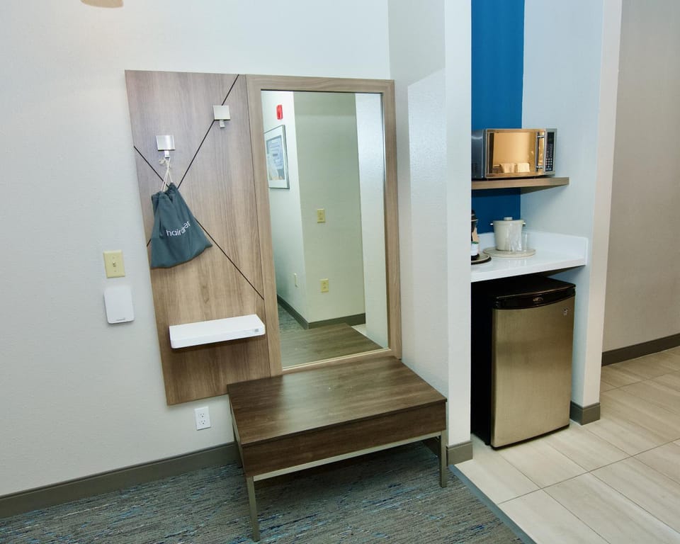 Coffee/tea facilities, Decorative detail, Area and facilities, minibar