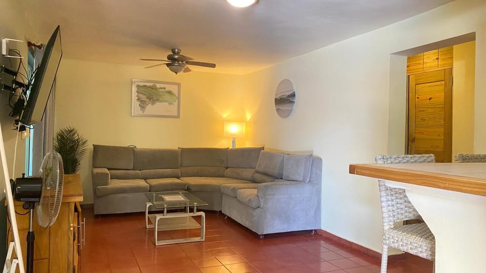 Property building, Restaurant/places to eat, Swimming pool