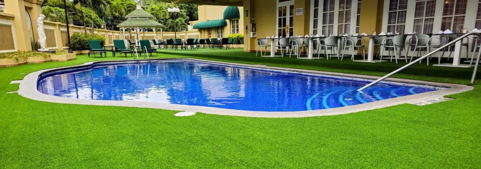 Swimming pool
