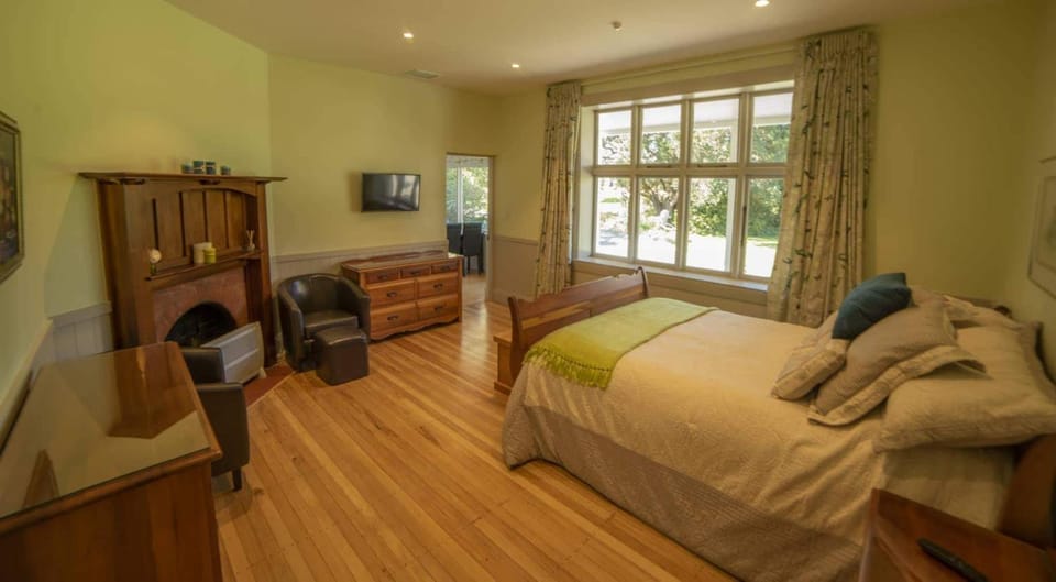 Seating area, Bedroom