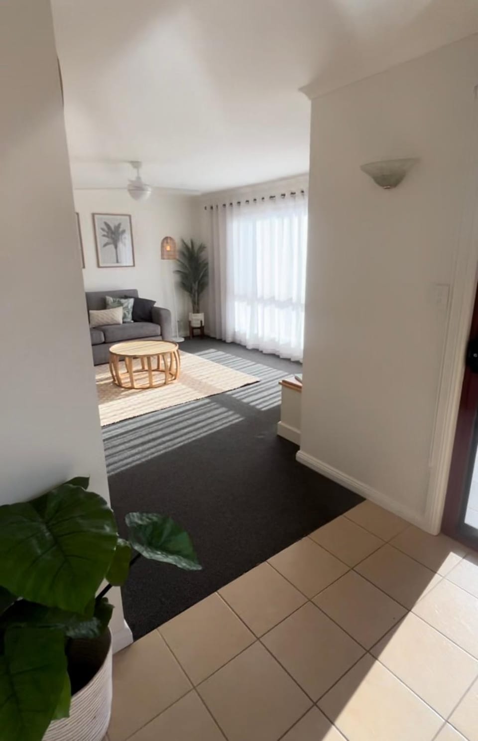 Living room, Photo of the whole room