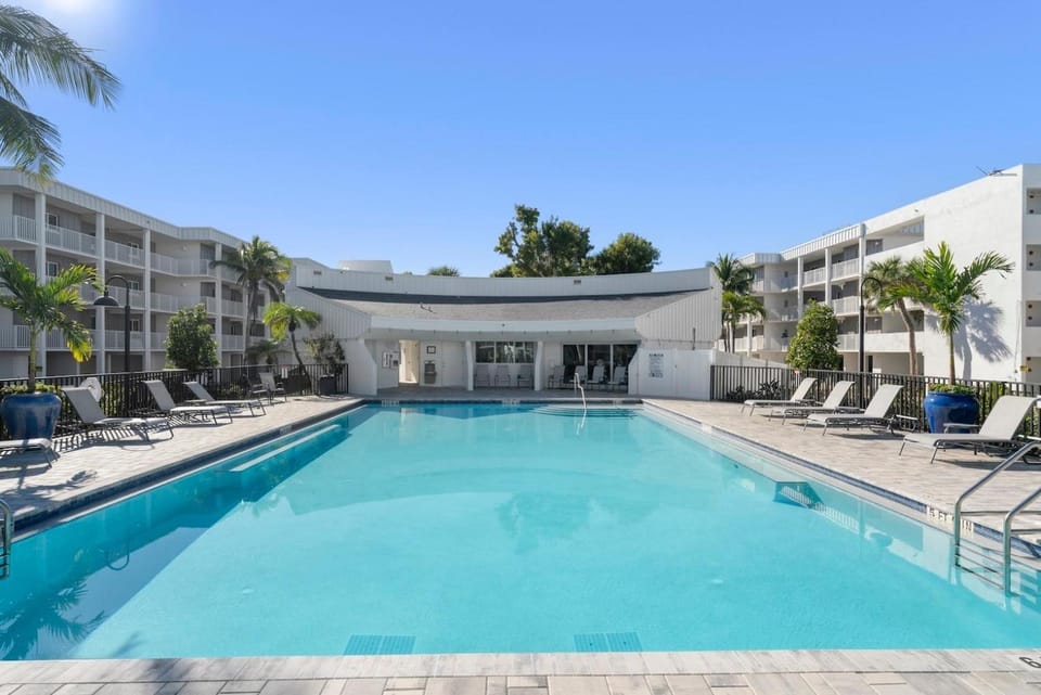 Island Beach Club #P3C House in Sanibel Island