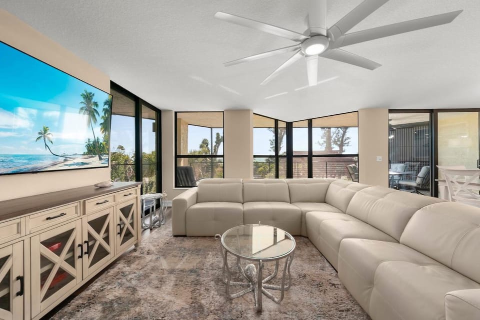 Pine Cove #101 House in Sanibel Island
