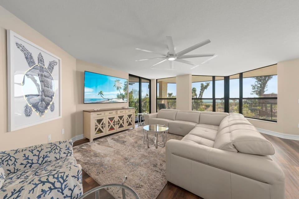 Pine Cove #101 House in Sanibel Island