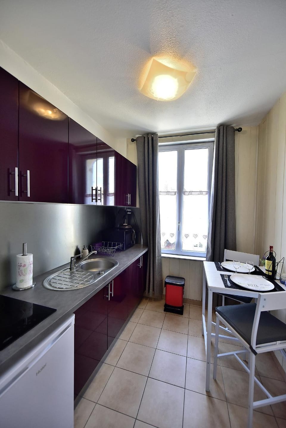 Coffee/tea facilities, Kitchen or kitchenette, Dining area