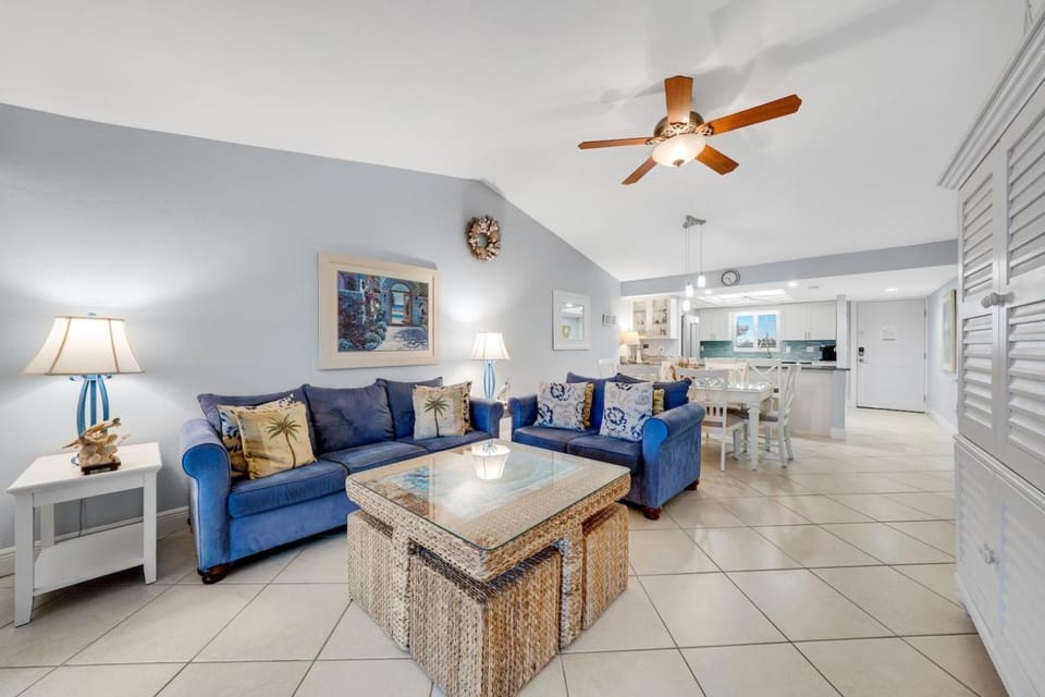 Sandpiper Beach #405 House in Sanibel Island
