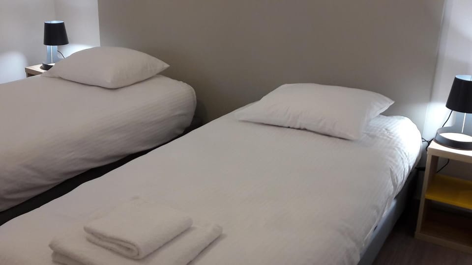 Bed, Bedroom, Family