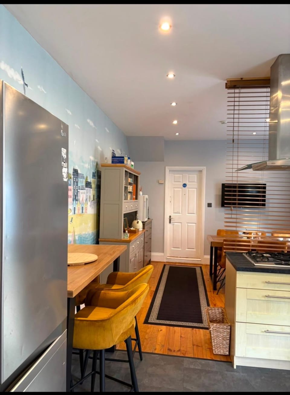 Kitchen or kitchenette, Communal kitchen