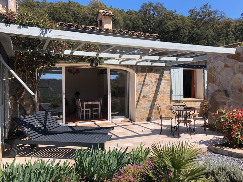 Patio, Facade/entrance