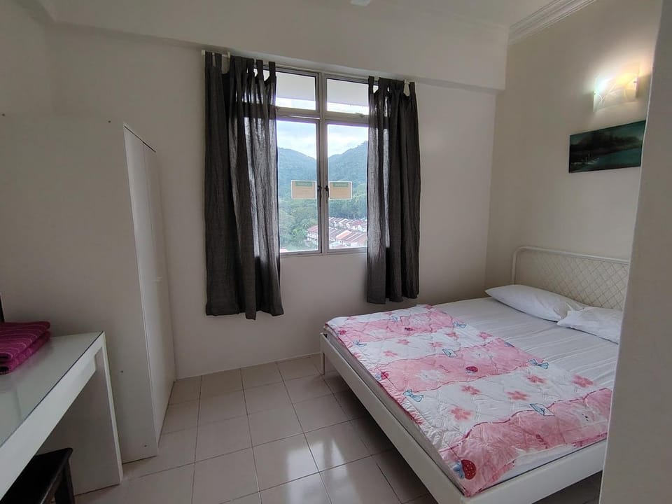 Bed, Photo of the whole room, Bedroom, Mountain view